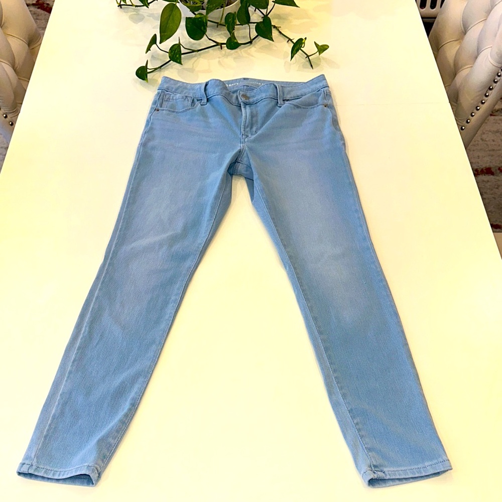 Old Navy Women's Skinny Jeans in Light Blue